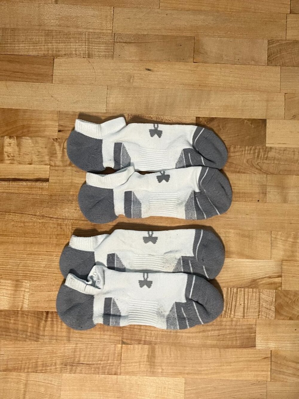 Lot of 2 Pairs Men's Large Under Armour No Show Athletic Socks